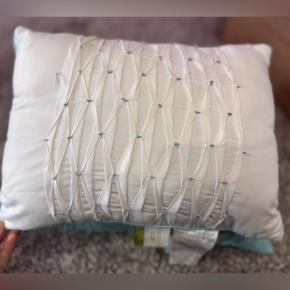 Living Quarters Loft Pillows - Picture 3 of 8